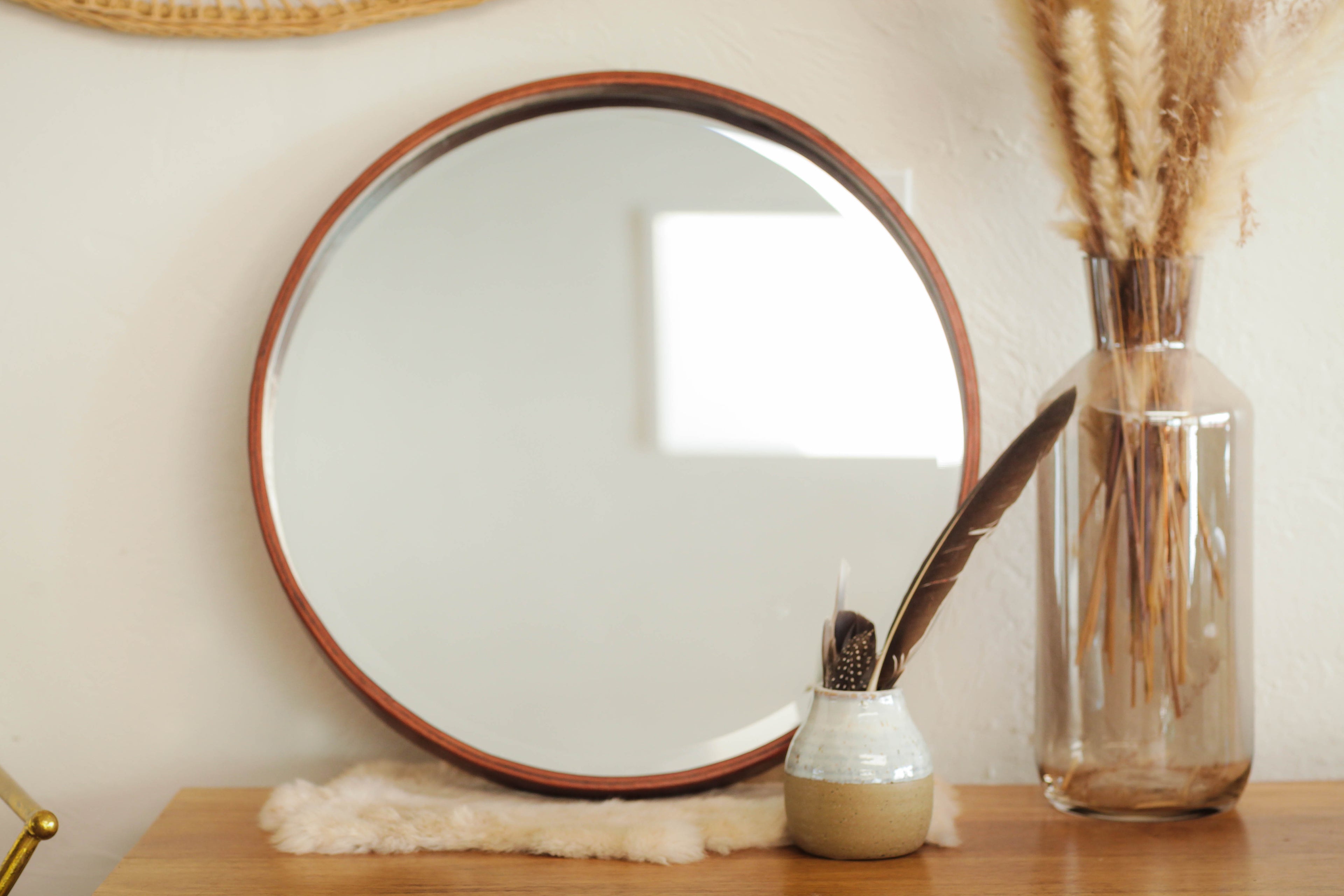 Lilly Mirror image 4