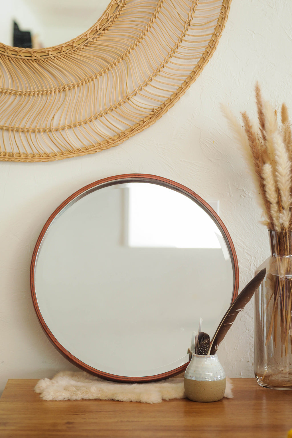 Lilly Mirror image 5